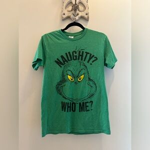 ✨GRINCH Christmas Dr. Seuss Green
Graphic T-Shirt SMALL